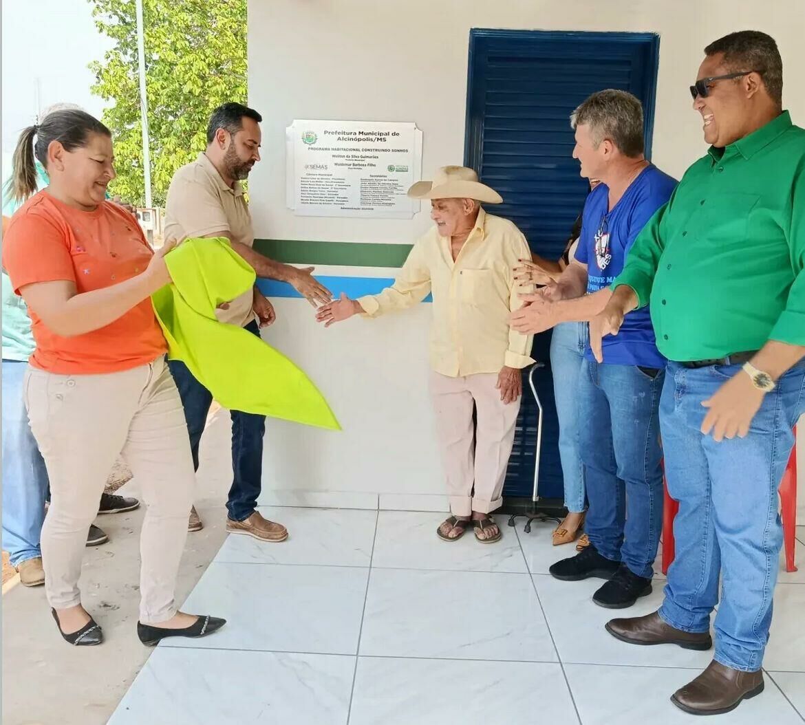 Imagem de compartilhamento para o artigo Prefeito Weliton Guimarães entrega mais duas casas reformadas pelo Programa Ampliando Sonhos IV em Alcinópolis da MS Todo dia